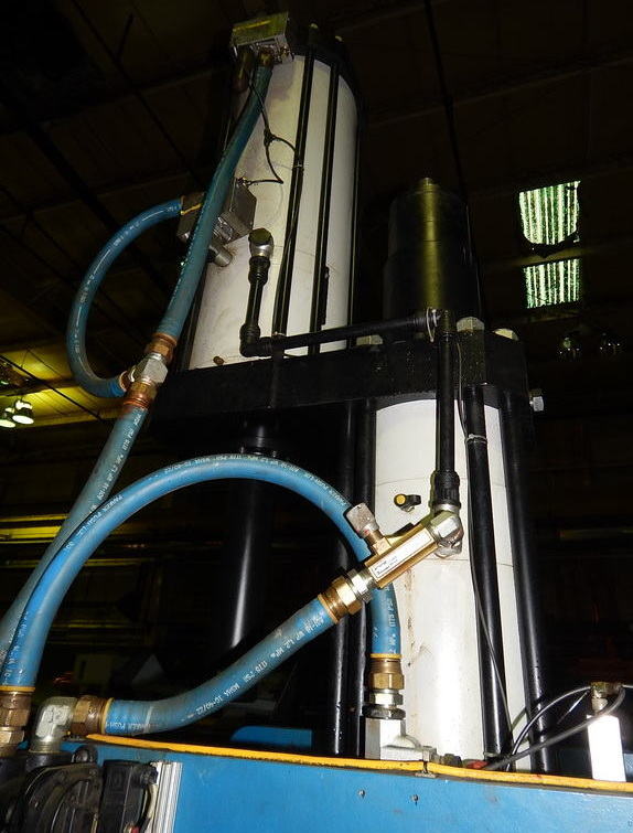 120 Ton FARGER & JOOSTEN MULTIPOWER Press, 7.9 Str, 26 DLO, 24 x 17 Bed/Ram