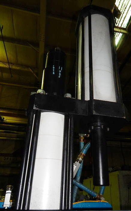 90 Ton FARGER & JOOSTEN MULTIPOWER Press, 7.9 Str, 26 DLO, 24 x 17 Bed/Ram