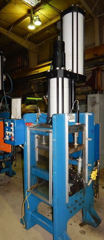 120 Ton FARGER & JOOSTEN MULTIPOWER Press, 7.9 Str, 26 DLO, 24 x 17 Bed/Ram