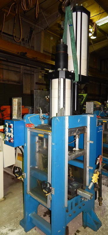 120 Ton FARGER & JOOSTEN MULTIPOWER Press, 7.9 Str, 26 DLO, 24 x 17 Bed/Ram