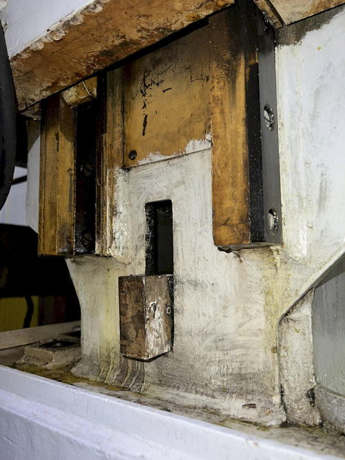 110 Ton NIAGARA Gap Frame Press, 5 Str, 19.25 SH, 5 Adj, 42 x 27 Bed, 10 HP