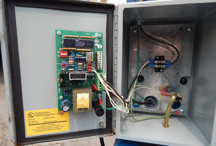 550 CFM DONALDSON Dust Collector, 65 Sq Ft Filter Area, 1.8 Cu Ft Dust Drawer