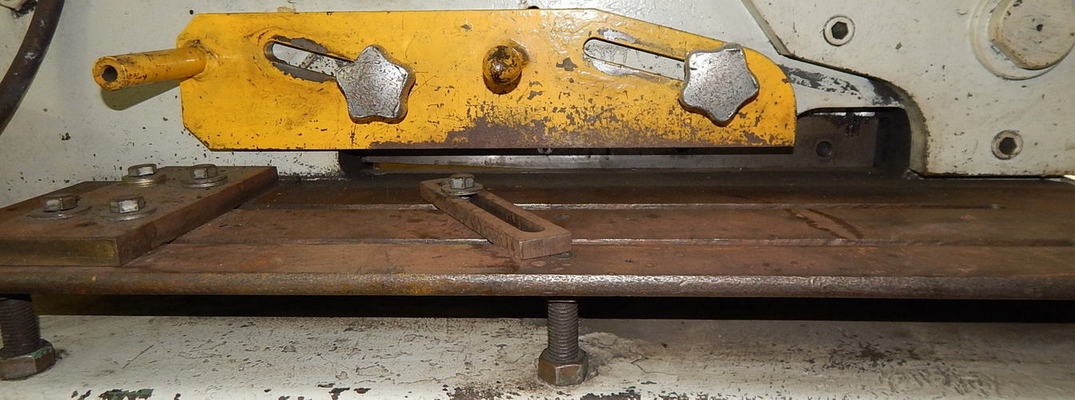 5 x 5 x 1/2 PEDDINGHAUS Ironworker, 88 Ton, 1-1/16 x 3/4 Punch, 10 HP