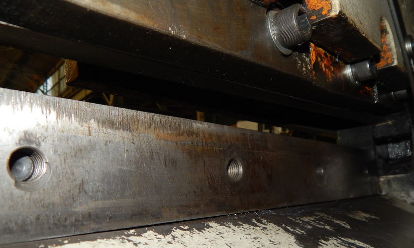 5 x 5 x 1/2 PEDDINGHAUS Ironworker, 88 Ton, 1-1/16 x 3/4 Punch, 10 HP