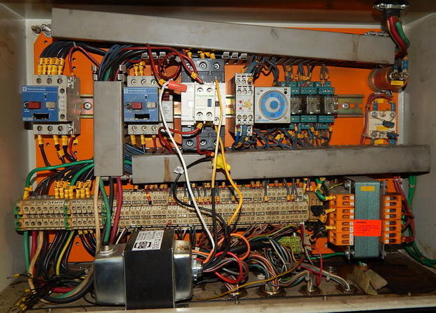 5 x 5 x 1/2 PEDDINGHAUS Ironworker, 88 Ton, 1-1/16 x 3/4 Punch, 10 HP