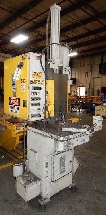 4 Ton, 24 Str, B & H ASTRO Vertical Hydraulic Broach, 20.5 x 15 Bed, 25 HP Hyd