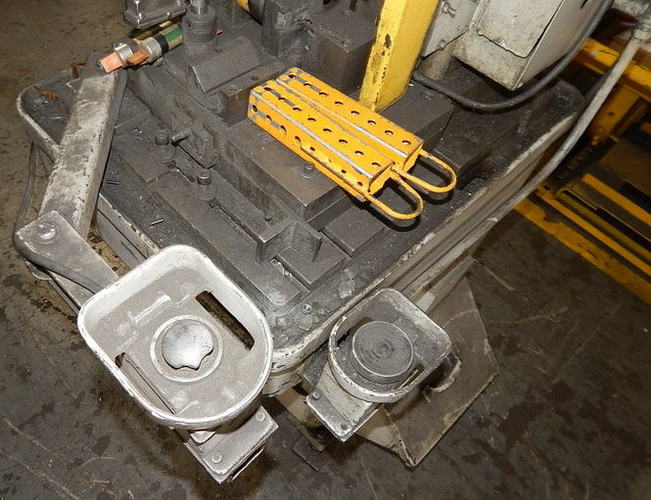 4 Ton, 24 Str, B & H ASTRO Vertical Hydraulic Broach, 20.5 x 15 Bed, 25 HP Hyd