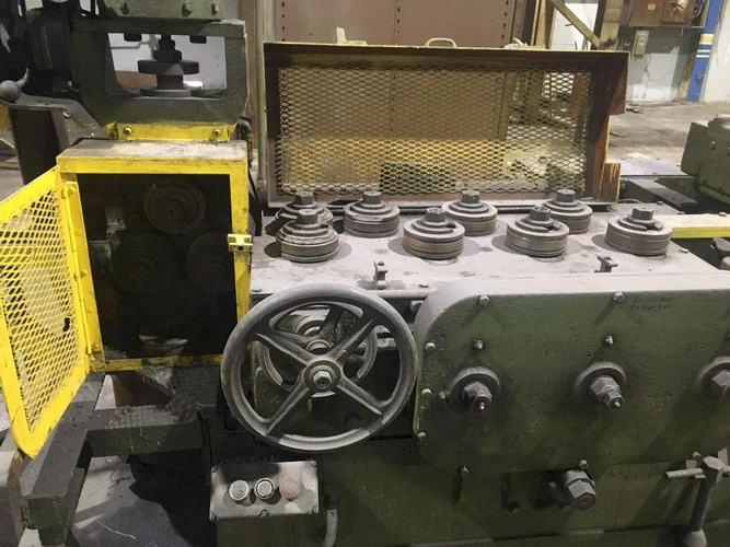 5/8 LEWIS 20F Shape Straightener & Cut-Off, 100 and 125 FPM, 16' Cut-Off, 30 HP