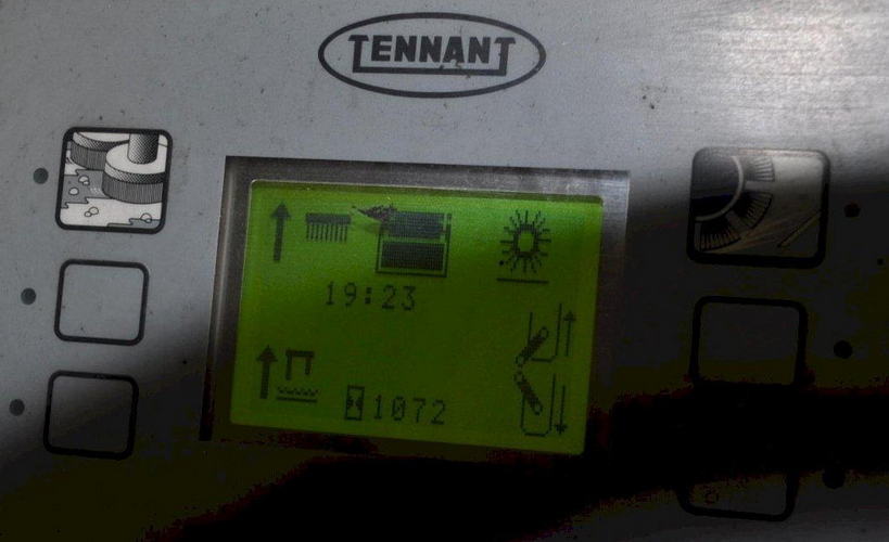 TENNANT 8300 Sweeper Scrubber, 50 Sweeping Path, 36 Volt, Charger, 1,072 Hours