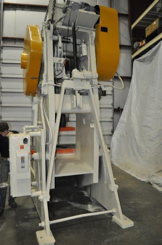 150 Ton NIAGARA OBI Press, 8 Str, 24 SH, 5 Adj, 50 x 30 Bed, 45 SPM