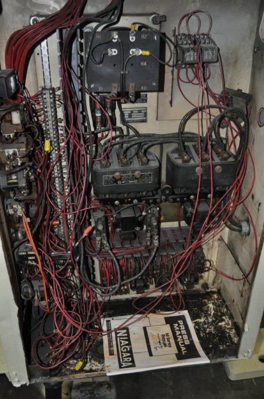 150 Ton NIAGARA OBI Press, 8 Str, 24 SH, 5 Adj, 50 x 30 Bed, 45 SPM