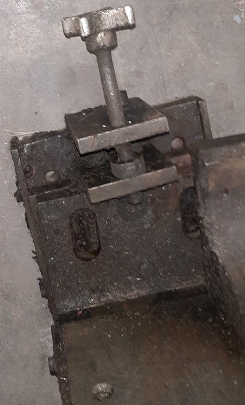 Exit Straightener, 16 x 7-1/2 Base, 7 x 6 Mounting, 3-Axis Adjust, (2) Avail