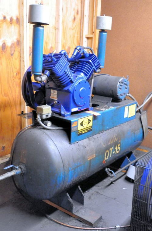 60 CFM @ 200 PSI QUINCY QT-15 Air Compressor, Tank Mounted, 120 Gallon, 15 HP
