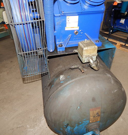60 CFM @ 200 PSI QUINCY QT-15 Air Compressor, Tank Mounted, 120 Gallon, 15 HP