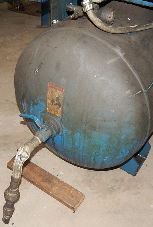 60 CFM @ 200 PSI QUINCY QT-15 Air Compressor, Tank Mounted, 120 Gallon, 15 HP