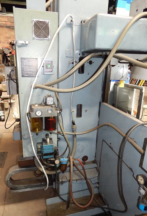 904-1 FADAL Vertical CNC Mill, 40 x 20 Table, CAT-40, 21-Position Tool Changer