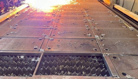 63 x 122 PIRANHA HD510 CNC Plasma Cutter with Hypertherm XPR300