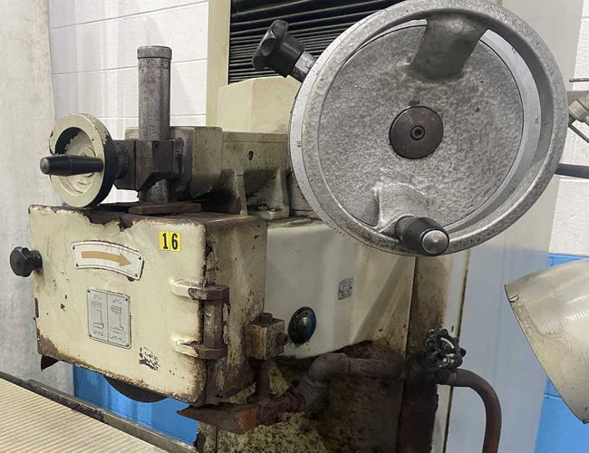 12 x 39 TOS Horizontal Surface Grinder, 4 HP Spindle, 1.5 HP Hydraulic