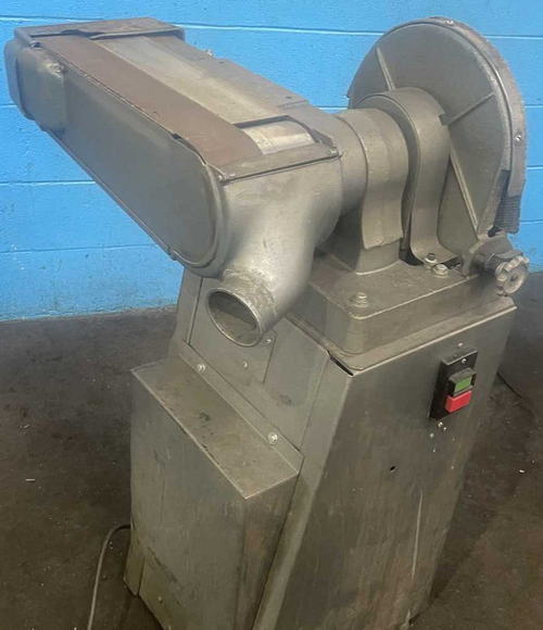 12 x 39 TOS Horizontal Surface Grinder, 4 HP Spindle, 1.5 HP Hydraulic