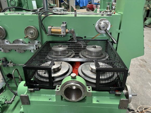 100mm LANDGRAF Bar Peeler, 1900mm to 6500mm Length, to 40M/Min, Loading Table