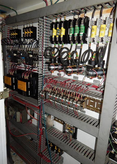 24 W x 12 H MIDBROOK 3-Stage Belt Washer, Elect Heated Wash/Rinse, Regen B/O