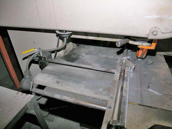30 Ton STRIPPIT Punch, Sindle End, 64 x 30 Work Table, 22 Throat