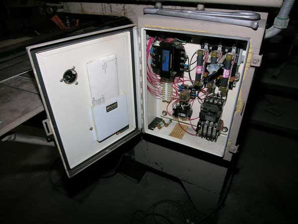 30 Ton STRIPPIT Punch, Sindle End, 64 x 30 Work Table, 22 Throat