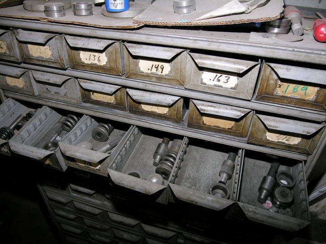 30 Ton STRIPPIT Punch, Sindle End, 64 x 30 Work Table, 22 Throat