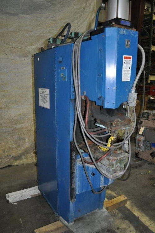 150 KVA MCCREERY Pedastal Welder, 12 Thr, Adj Ht Lower Platen, Projection Type