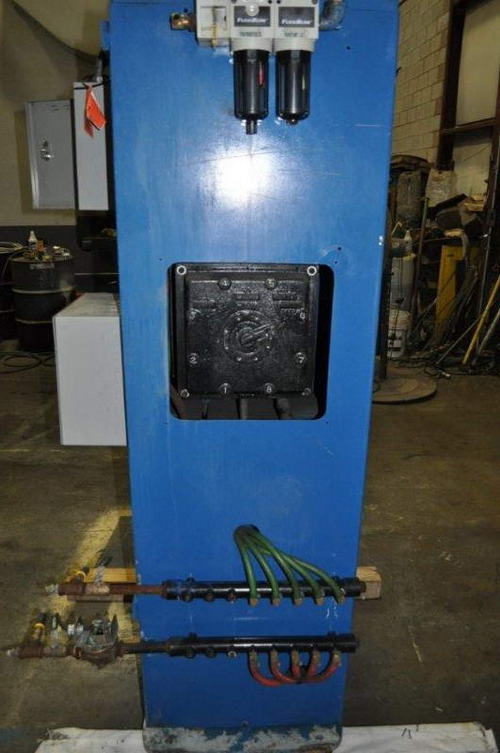 150 KVA MCCREERY Pedastal Welder, 12 Thr, Adj Ht Lower Platen, Projection Type