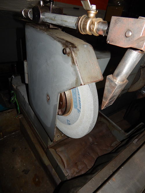 9.8 x 23.6 KELLENBERGER Univ OD/ID Grinder, Coolant Pump/Tank/Paper Filter