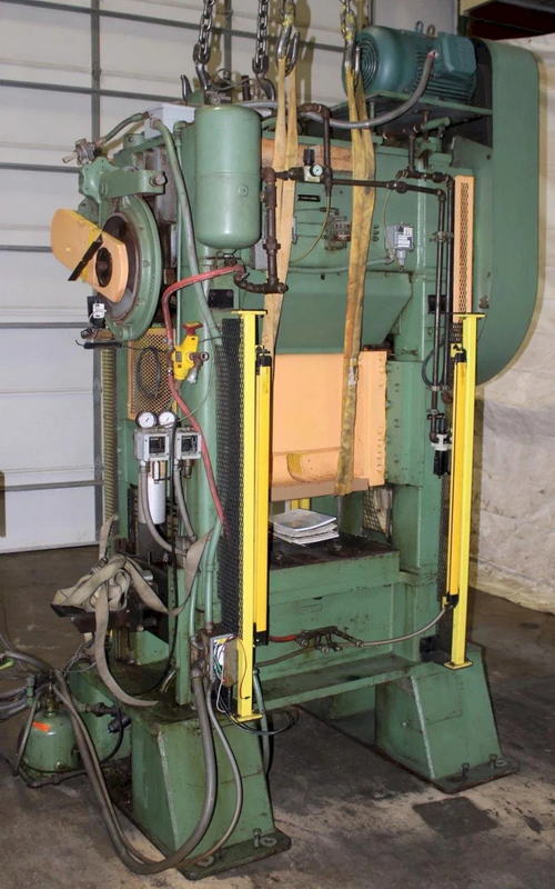 60 Ton FLEXOPRESS SSDC Press, 2 Str, 8 SH, 2 Adj, 32 x 24 Bed, 100-400 SPM