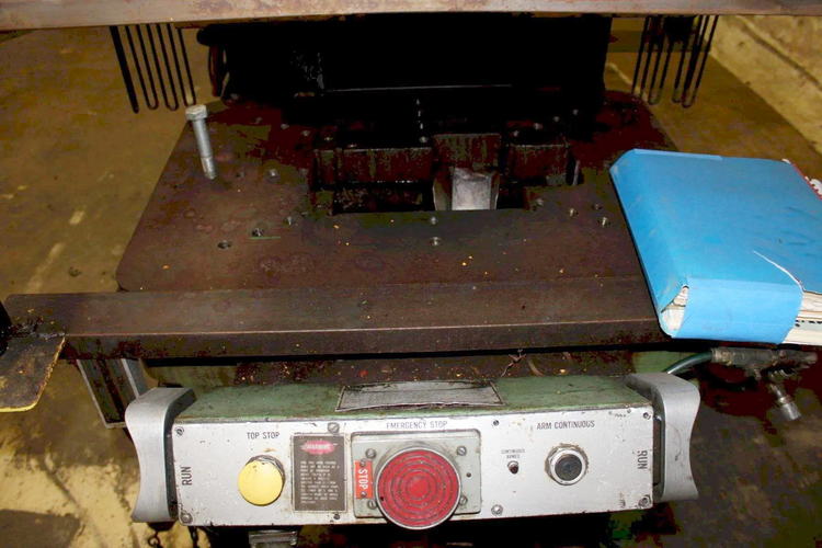 60 Ton FEDERAL OBI Press, 4 Str, 13 SH, 2.5 Adj, 32 x 21 Bed, 90 SPM