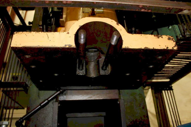 60 Ton FEDERAL OBI Press, 4 Str, 13 SH, 2.5 Adj, 32 x 21 Bed, 90 SPM