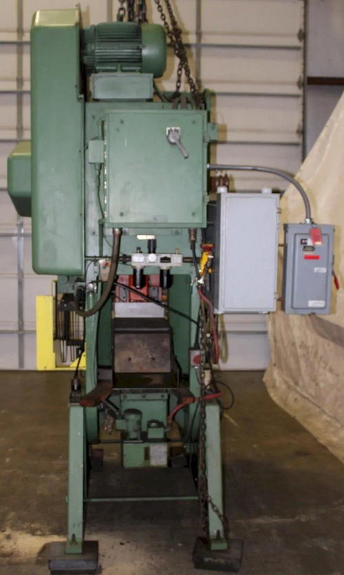 60 Ton FEDERAL OBI Press, 4 Str, 13 SH, 2.5 Adj, 32 x 21 Bed, 90 SPM