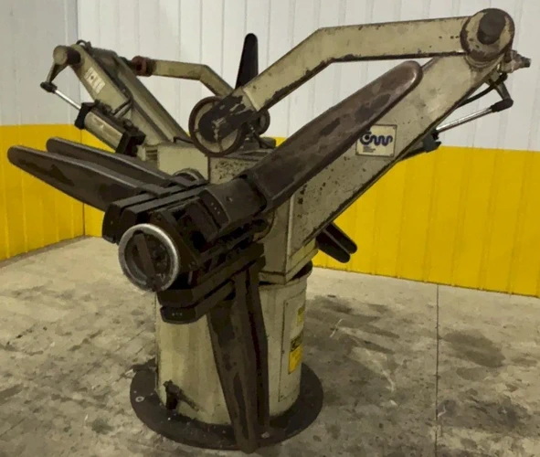 4,000 Lb CWP Double End Uncoiler, 13 to 17 ID, 60 OD, 18 Width