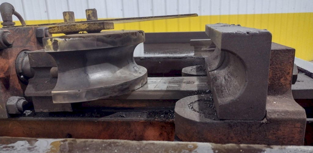 3 HUTH Model 2007 Hydraulic Ram Type Tube Bender & End Former, 5 HP