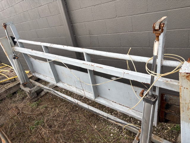 COLT Thread-Up Table, 10' Long, 37 Wide, Pneumatic