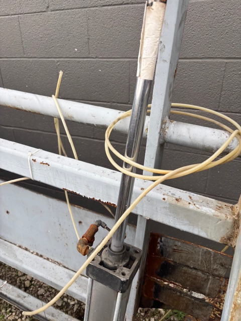 COLT Thread-Up Table, 10' Long, 37 Wide, Pneumatic