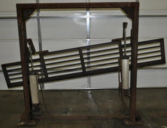 PRE Thread-Up Table, 100 x 17 Lift Gate, 43 Pass Line Height, Pneumatic Lift