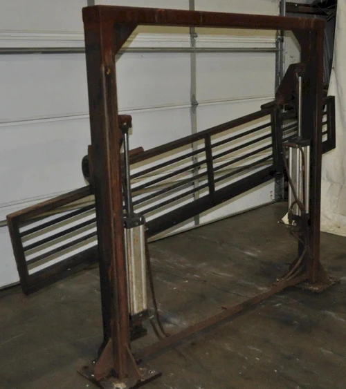 PRE Thread-Up Table, 100 x 17 Lift Gate, 43 Pass Line Height, Pneumatic Lift