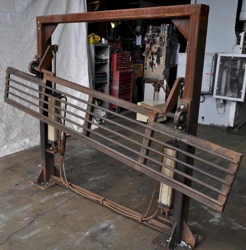 PRE Thread-Up Table, 100 x 17 Lift Gate, 43 Pass Line Height, Pneumatic Lift