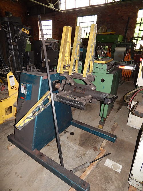 2,500 Lb RAPID-AIR Motorized Uncoiler, 16 - 24 ID, 60 OD, 18 Width, 1-1/2 HP